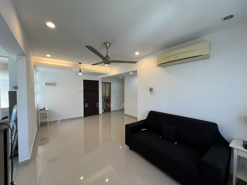 Kondominium untuk Dijual di Azuria Condominium - Aswad . - Living Room - PropertyGuru.com.my