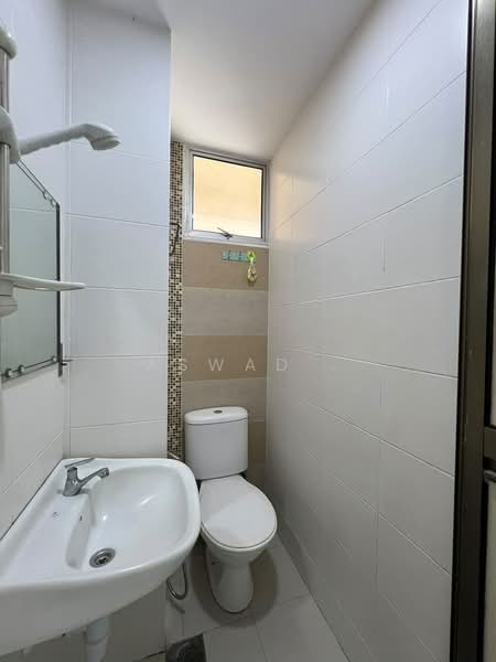 Kondominium untuk Dijual di Azuria Condominium - Aswad . - Bathroom - PropertyGuru.com.my