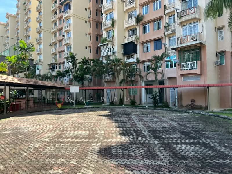 Kondominium untuk Dijual di Azuria Condominium - Aswad . - Exterior - PropertyGuru.com.my