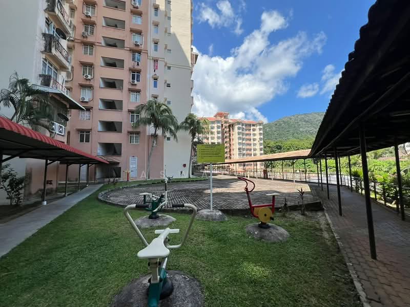 Kondominium untuk Dijual di Azuria Condominium - Aswad . - Exterior - PropertyGuru.com.my
