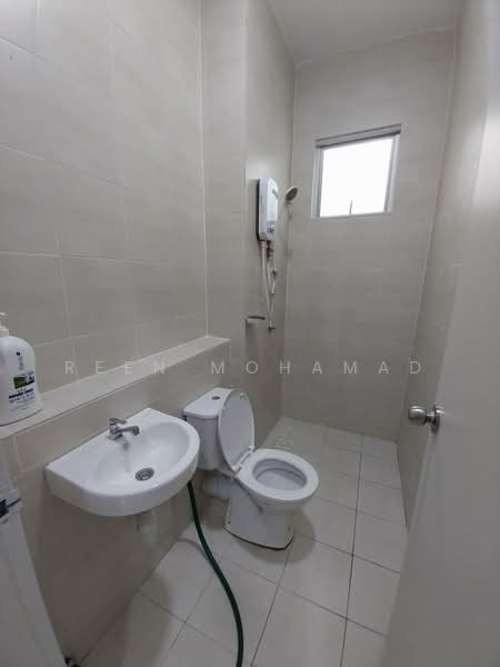 Kondominium untuk Disewa di Residensi Adelia 4 - Reen Mohamad - Bathroom - PropertyGuru.com.my
