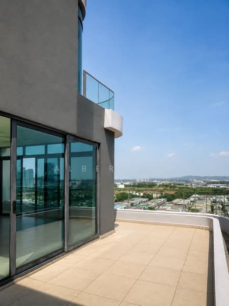Kediaman Servis untuk Dijual di Aragreens - Albert Ho - Balcony - PropertyGuru.com.my