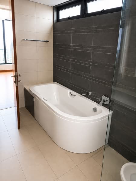 Kediaman Servis untuk Dijual di Aragreens - Albert Ho - Bathroom - PropertyGuru.com.my