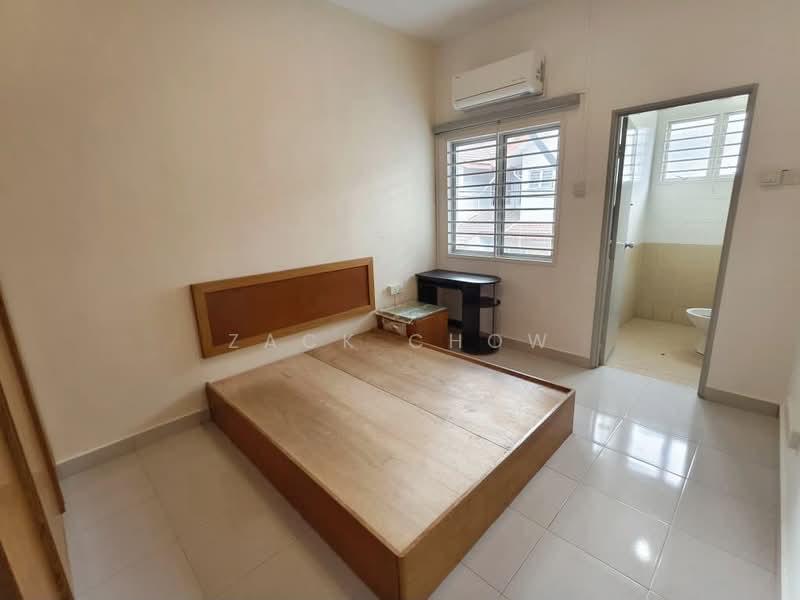 2-storey Terraced House for Sale in Taman Seri Austin (Tebrau) - Zack Chow - Bedroom - PropertyGuru.com.my