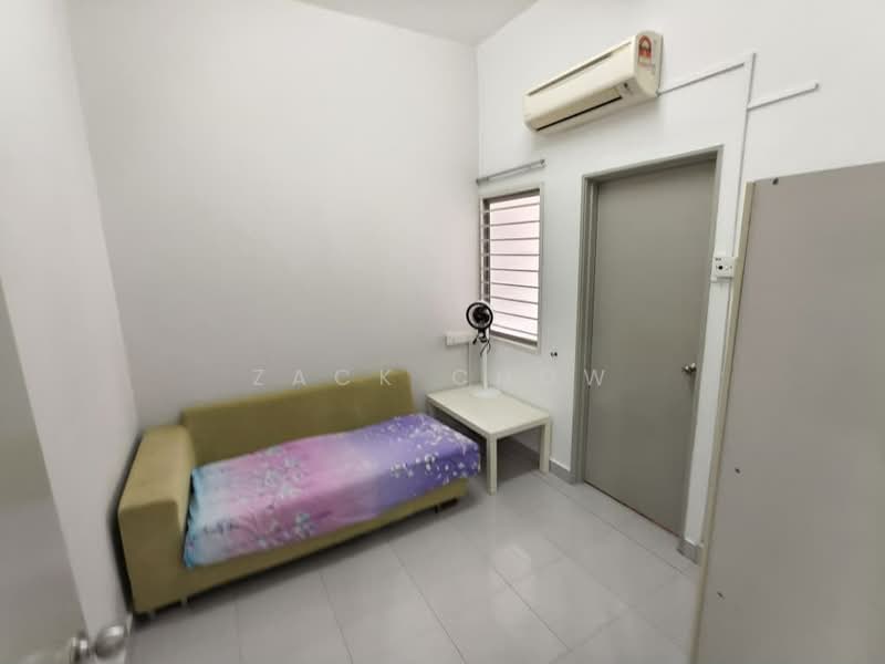 2-storey Terraced House for Sale in Taman Seri Austin (Tebrau) - Zack Chow - Living Room - PropertyGuru.com.my