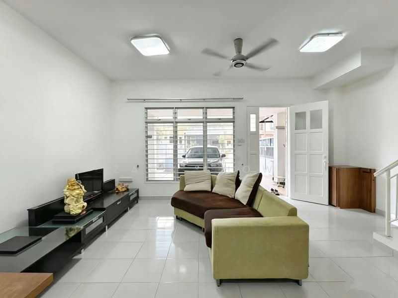 2-storey Terraced House for Sale in Taman Seri Austin (Tebrau) - Zack Chow - Living Room - PropertyGuru.com.my