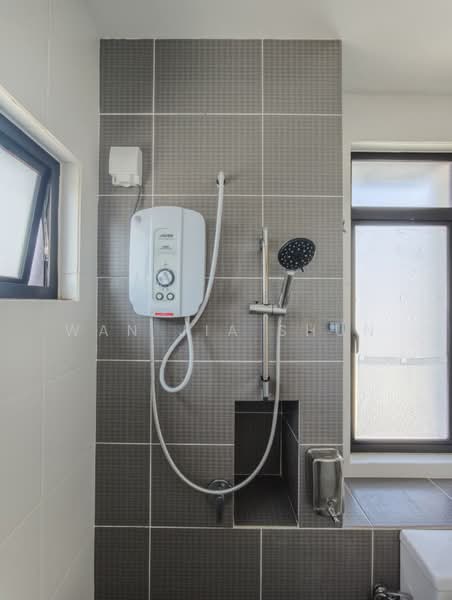 Cluster House for Sale in Hulu Langat (Selangor) - Wan Jia Shun - Bathroom - PropertyGuru.com.my