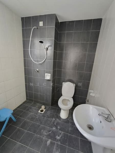 Condominium for Rent at Scott Towers @ Larkin JB - Nick Low - Bathroom - PropertyGuru.com.my