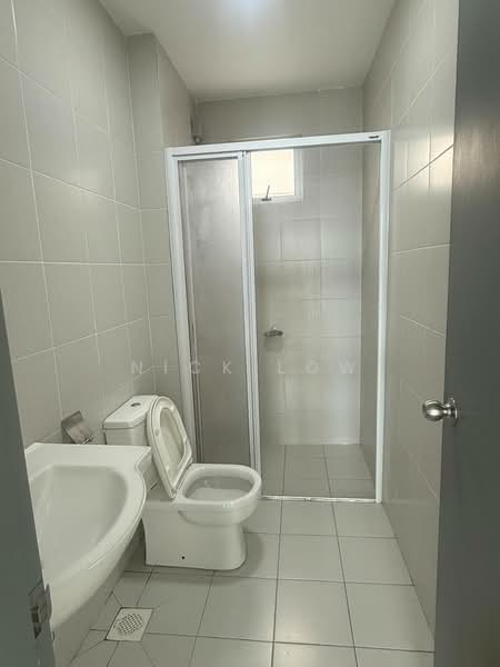 Service Residence for Rent at Meridin Bayvue @ Sierra Perdana - Nick Low - Bathroom - PropertyGuru.com.my