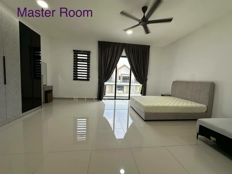 Rumah Teres 2-Tingkat untuk Disewa di Bandar Dato Onn (Tebrau) - Nick Low - Master Bedroom - PropertyGuru.com.my
