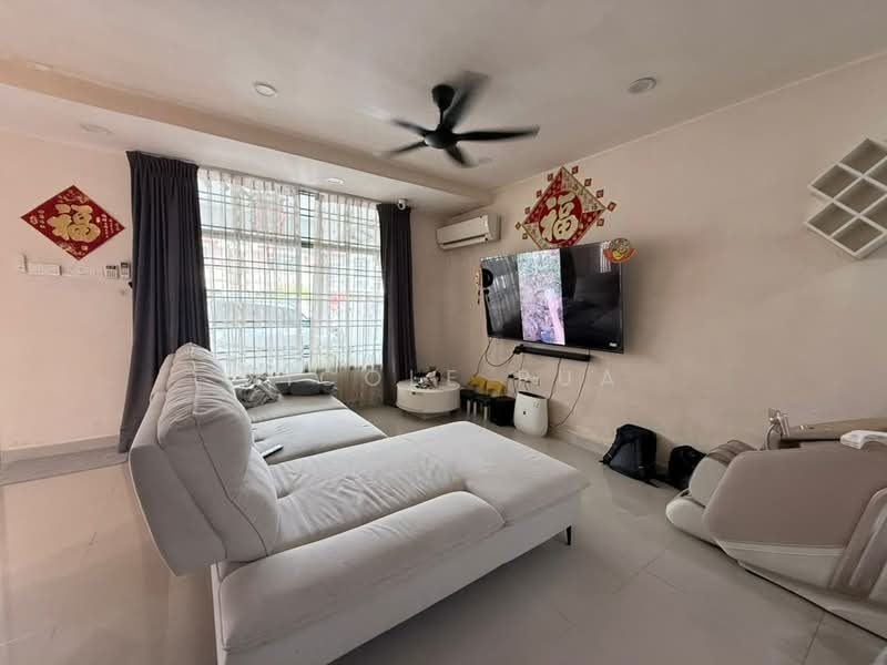 2-storey Terraced House for Sale in Taman Impian Emas (Skudai) - Nicole Pua - Living Room - PropertyGuru.com.my
