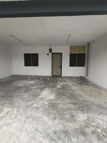 1-storey Terraced House for Rent in Taman Mewah (Kulai) - Nick Low - Entrance - PropertyGuru.com.my