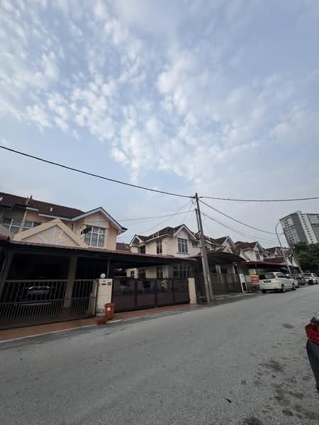 Rumah Berkembar untuk Dijual di Bandar Baru Salak Tinggi (Sepang) - Zuraini Soh - Exterior - PropertyGuru.com.my