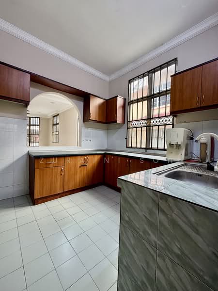 Rumah Berkembar untuk Dijual di Bandar Baru Salak Tinggi (Sepang) - Zuraini Soh - Kitchen - PropertyGuru.com.my