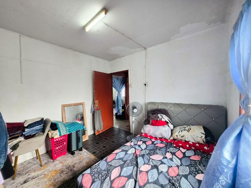 Rumah Flat untuk Dijual di Taman Cahaya Indah - Zul Syafiq - Bedroom - PropertyGuru.com.my