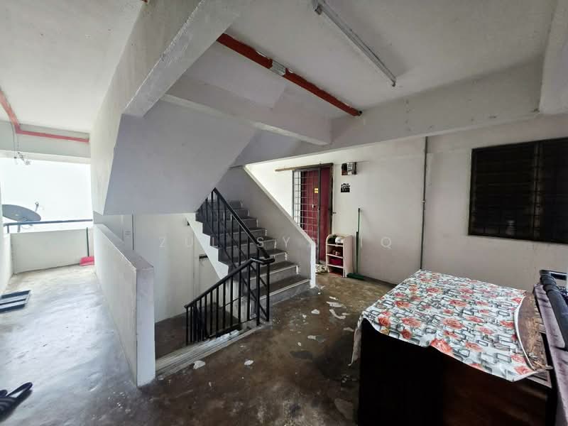 Rumah Flat untuk Dijual di Taman Cahaya Indah - Zul Syafiq - Corridor - PropertyGuru.com.my