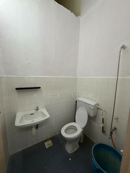 1-storey Terraced House for Rent in Skudai (Johor) - Nick Low - Bathroom - PropertyGuru.com.my