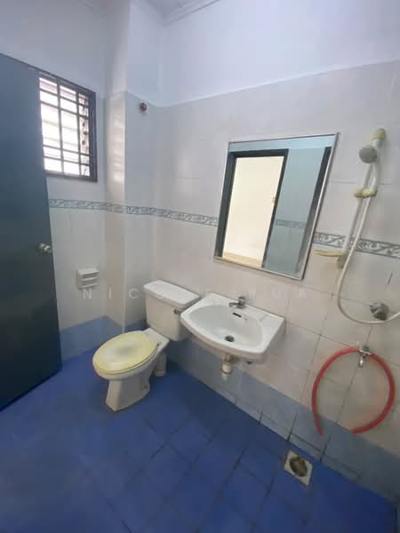 Terraced House for Sale in Taman Mutiara Rini (Skudai) - Nicole Pua - Bathroom - PropertyGuru.com.my
