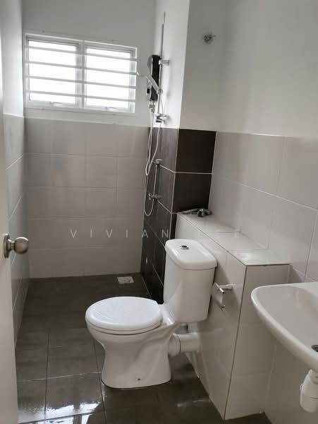 2-storey Terraced House for Sale in Bandar Springhill (Port Dickson) - Vivian Lee - Bathroom - PropertyGuru.com.my