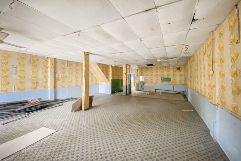 Shop for Sale in Pandamaran (Klang) - Vitas Tan - Interior - PropertyGuru.com.my