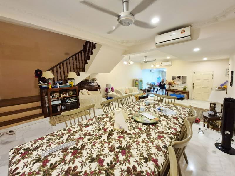 2-storey Terraced House for Sale in Kuala Lumpur (Kuala Lumpur) - Farah Rasul - Living Room - PropertyGuru.com.my
