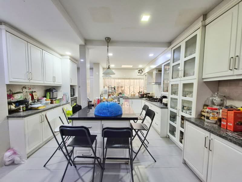 2-storey Terraced House for Sale in Kuala Lumpur (Kuala Lumpur) - Farah Rasul - Kitchen - PropertyGuru.com.my