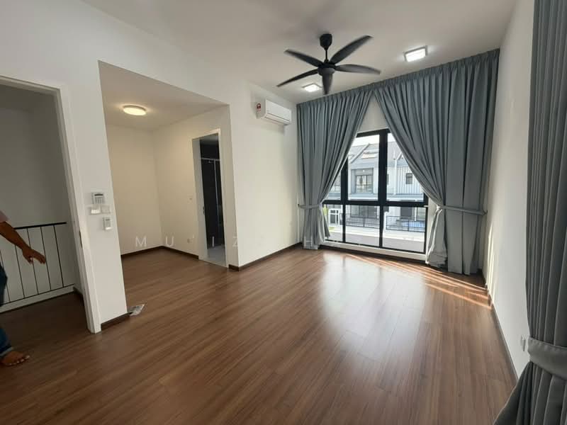Rumah Teres untuk Disewa di 16 Sierra (Puchong) - Mu'izz Halim - Living Room - PropertyGuru.com.my