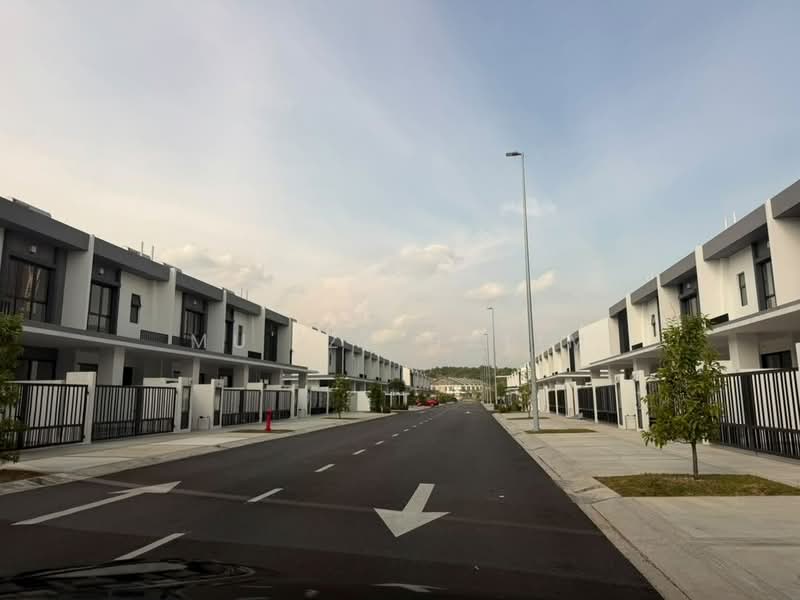 Rumah Teres untuk Disewa di 16 Sierra (Puchong) - Mu'izz Halim - Exterior - PropertyGuru.com.my