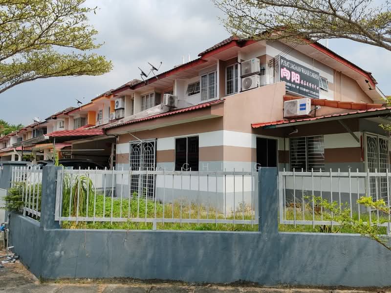 2-storey Terraced House for Sale in TAMAN PUCHONG UTAMA (Puchong) - H.K Ching - Exterior - PropertyGuru.com.my
