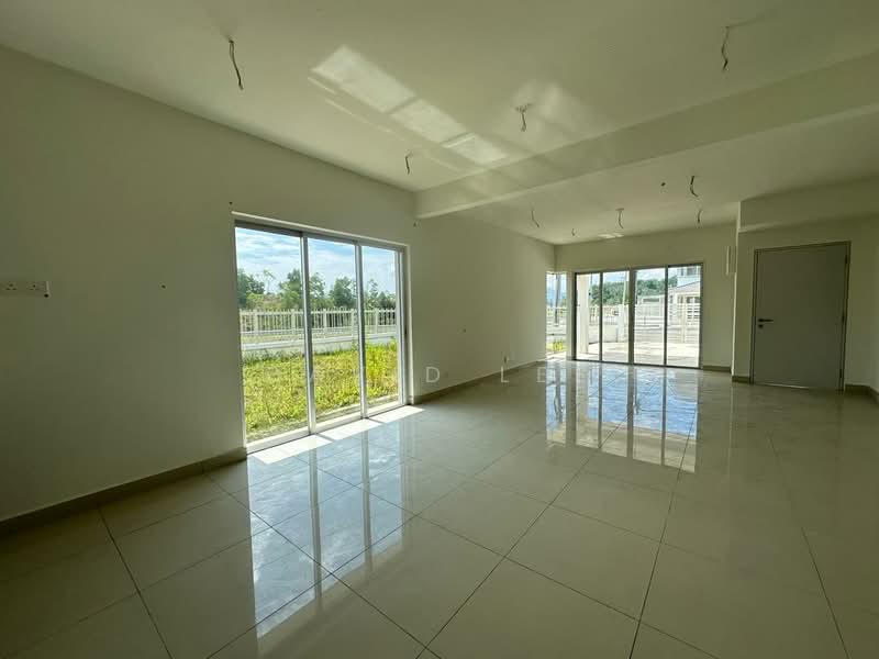 Rumah Teres 2-Tingkat untuk Dijual di Taman Kundang Jaya (Rawang) - David Lee - Living Room - PropertyGuru.com.my