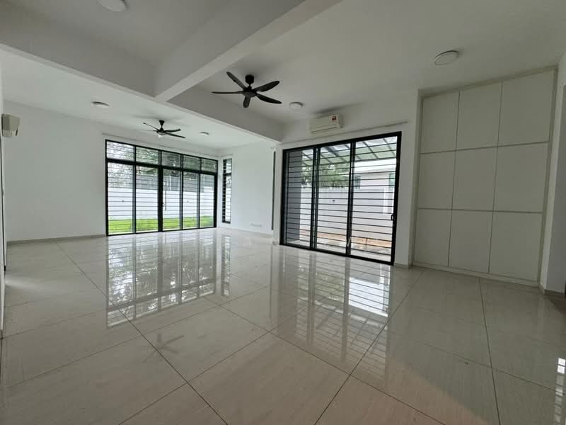 Semi-Detached House for Sale in Bukit Rahman Putra (Sungai Buloh) - Ethan Swe - Living Room - PropertyGuru.com.my