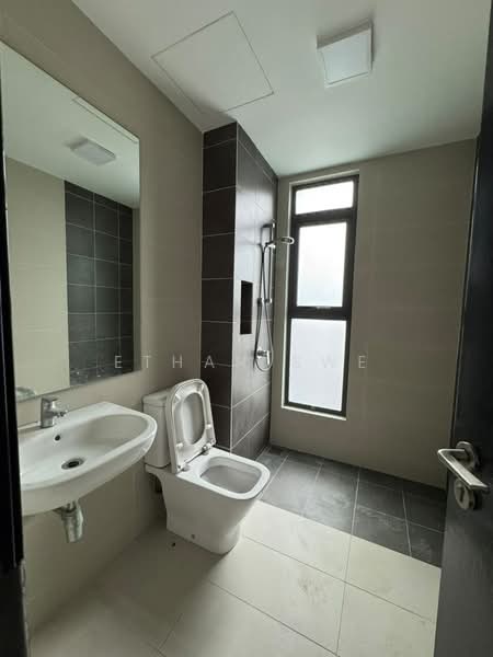 Semi-Detached House for Sale in Bukit Rahman Putra (Sungai Buloh) - Ethan Swe - Bathroom - PropertyGuru.com.my