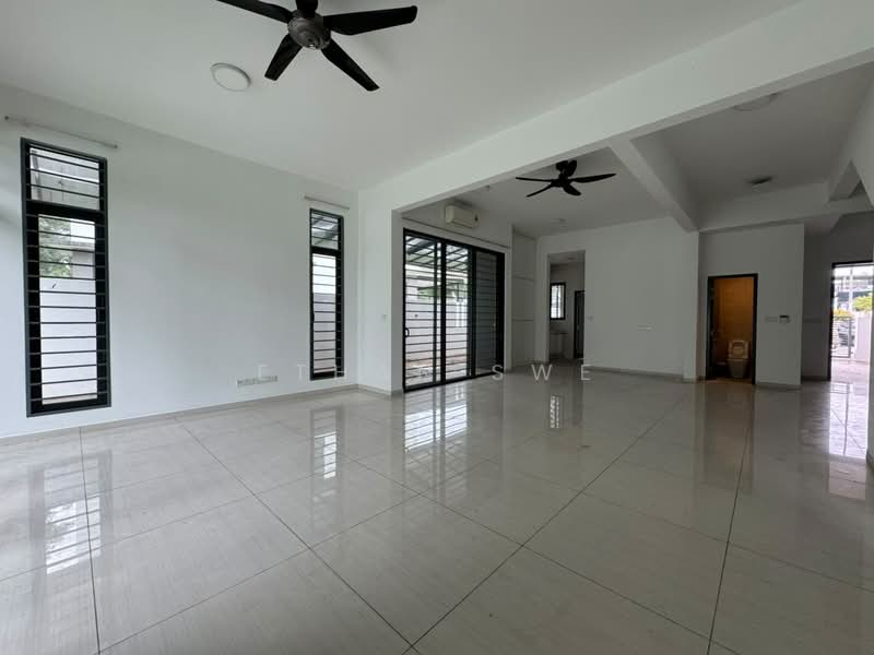 Semi-Detached House for Sale in Bukit Rahman Putra (Sungai Buloh) - Ethan Swe - Living Room - PropertyGuru.com.my