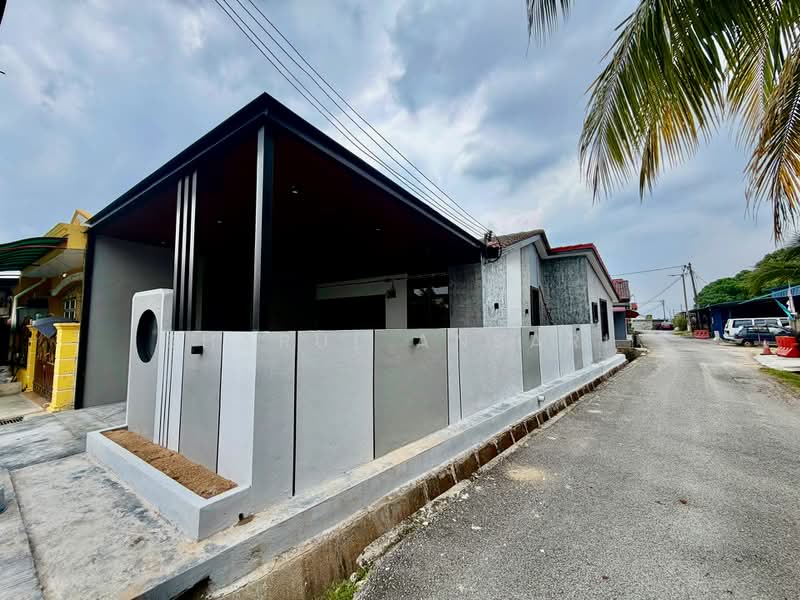 Rumah Teres 1-Tingkat untuk Dijual di Senawang (Ampangan) - Sharul Ansari - Exterior - PropertyGuru.com.my