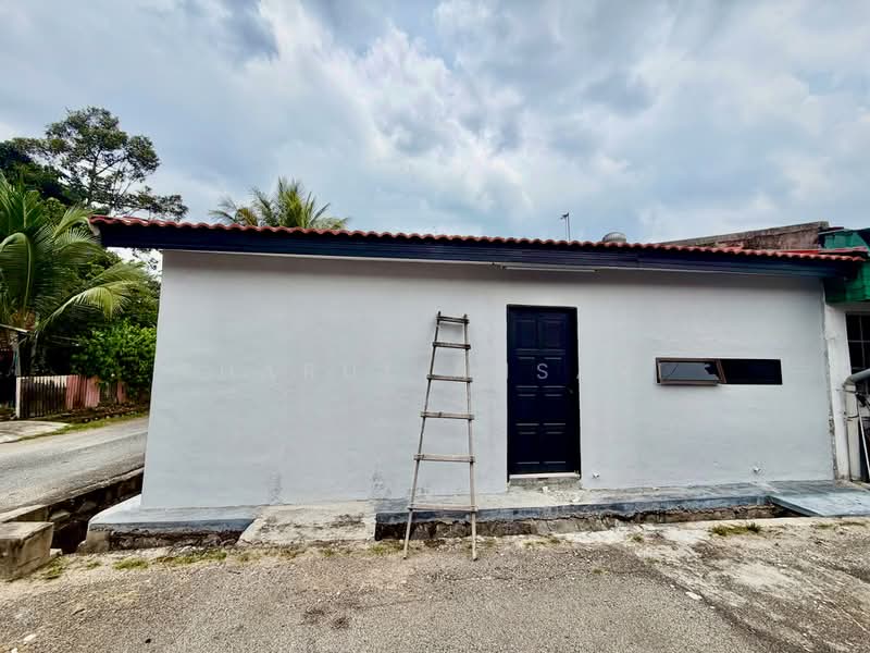 Rumah Teres 1-Tingkat untuk Dijual di Senawang (Ampangan) - Sharul Ansari - Exterior - PropertyGuru.com.my