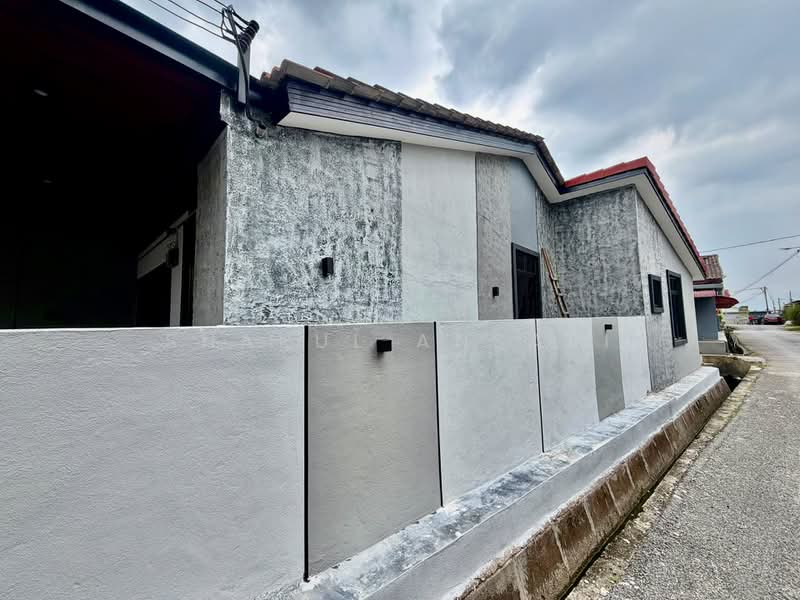 Rumah Teres 1-Tingkat untuk Dijual di Senawang (Ampangan) - Sharul Ansari - Exterior - PropertyGuru.com.my