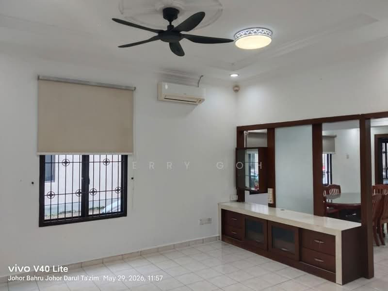 Rumah Teres 2-Tingkat untuk Dijual di Taman Perling (Perling) - Herry Goh - Living Room - PropertyGuru.com.my