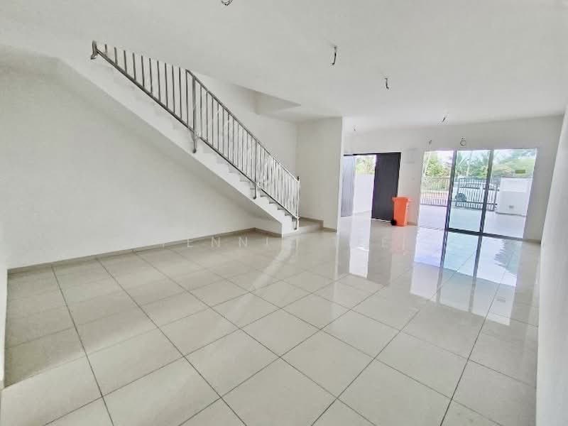 Rumah Teres untuk Dijual di Sabak Bernam (Selangor) - Fennie Tee - PropertyGuru.com.my
