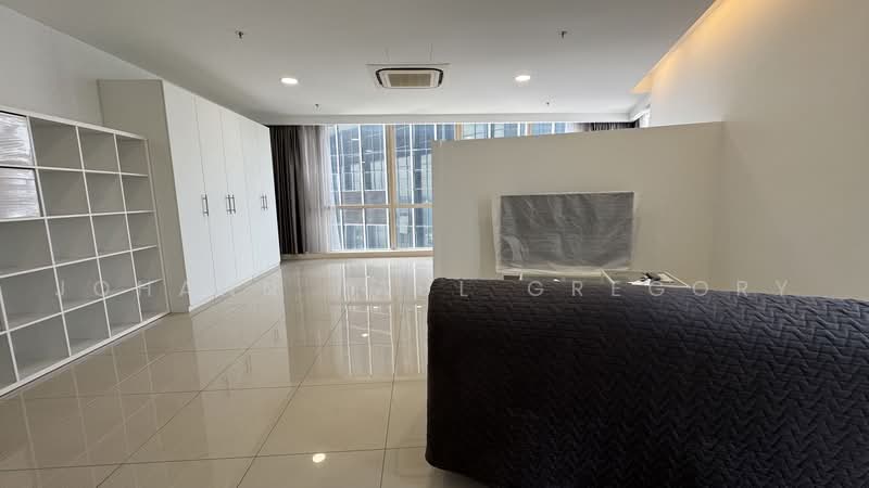 Soho untuk Disewa di Petaling Jaya (Selangor) - Johann Paul Gregory - Living Room - PropertyGuru.com.my