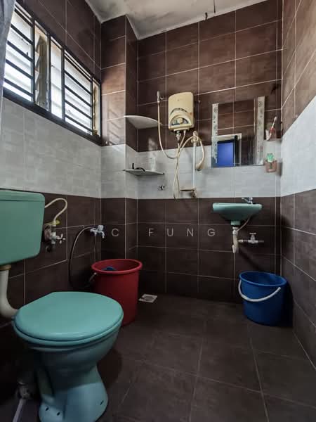 2-storey Terraced House for Sale in Gelang Patah (Johor) - YC Fung - Bathroom - PropertyGuru.com.my