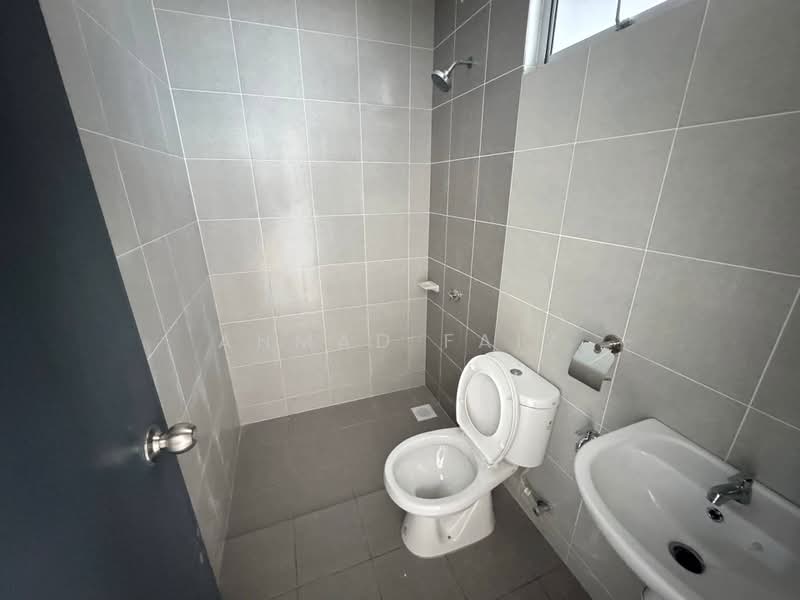 Rumah Teres 1-Tingkat untuk Disewa di Dengkil (Selangor) - Ahmad Faiz - Bathroom - PropertyGuru.com.my