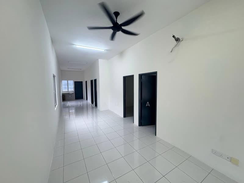 Rumah Teres 1-Tingkat untuk Disewa di Dengkil (Selangor) - Ahmad Faiz - Corridor - PropertyGuru.com.my