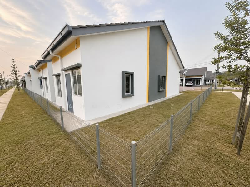 Rumah Teres 1-Tingkat untuk Disewa di Dengkil (Selangor) - Ahmad Faiz - Exterior - PropertyGuru.com.my