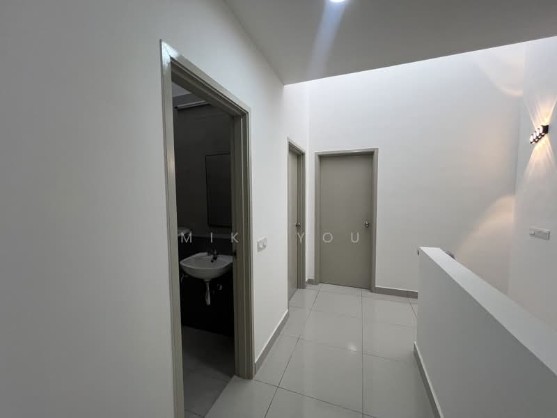 2-storey Terraced House for Rent in Telok Panglima Garang (Selangor) - Miki You - Corridor - PropertyGuru.com.my