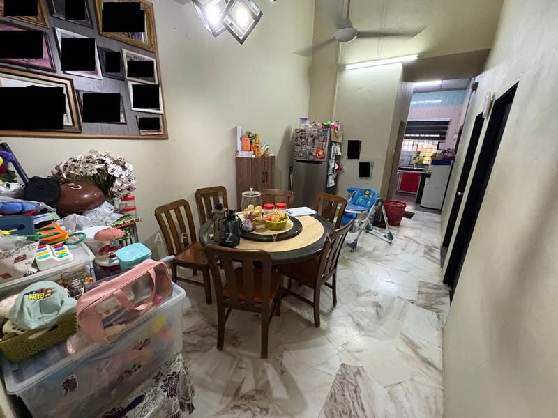 Rumah Teres 1-Tingkat untuk Dijual di Taman Telok (Telok Panglima Garang) - Hafiz Yaacob - Dining Room - PropertyGuru.com.my