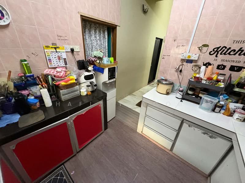 Rumah Teres 1-Tingkat untuk Dijual di Taman Telok (Telok Panglima Garang) - Hafiz Yaacob - Kitchen - PropertyGuru.com.my