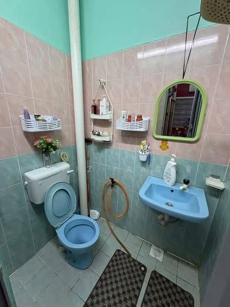 Rumah Teres 1-Tingkat untuk Dijual di Taman Telok (Telok Panglima Garang) - Hafiz Yaacob - Bathroom - PropertyGuru.com.my