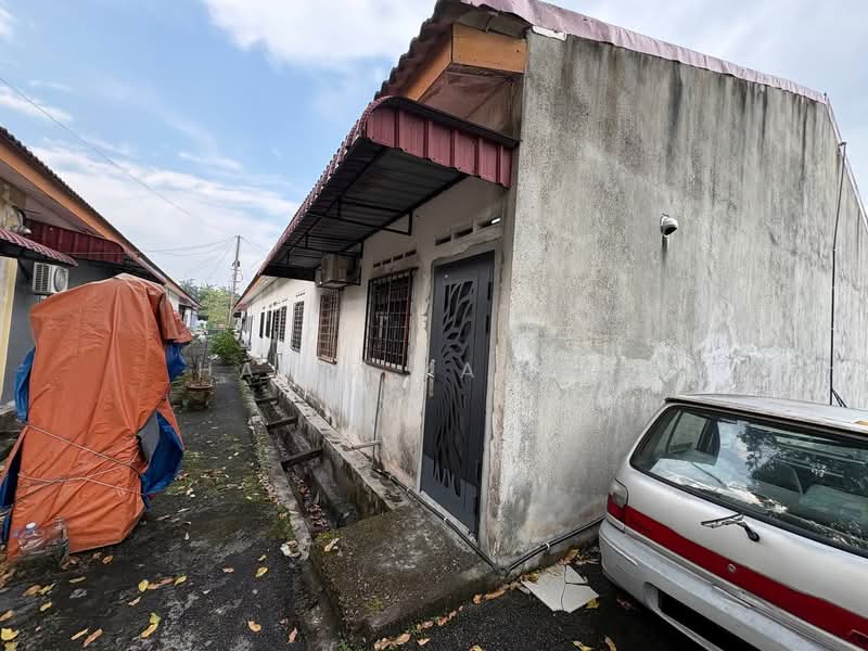 Rumah Teres 1-Tingkat untuk Dijual di Taman Telok (Telok Panglima Garang) - Hafiz Yaacob - Exterior - PropertyGuru.com.my