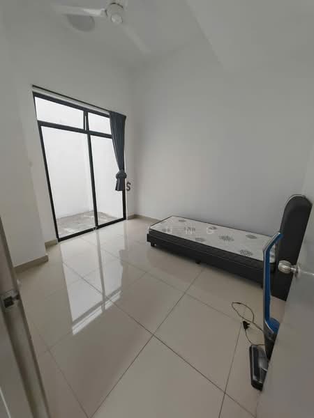 Rumah Teres untuk Disewa di Taman Pulai Hijauan (Skudai) - YC Fung - Bedroom - PropertyGuru.com.my