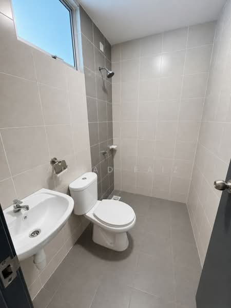 Rumah Teres 1-Tingkat untuk Disewa di Dengkil (Selangor) - Ahmad Faiz - Bathroom - PropertyGuru.com.my